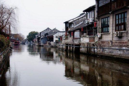 河谷冒险逃生